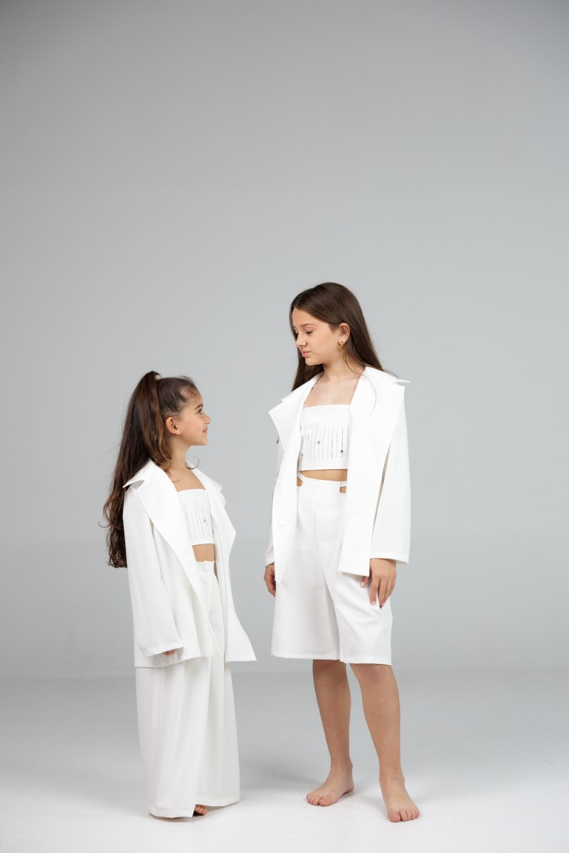 Longline Jacket with Clean Structured Silhouette - Image 3