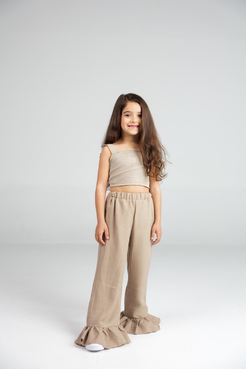 Two‑Piece Set with Sleeveless Top & Ruffle‑Hem Trousers