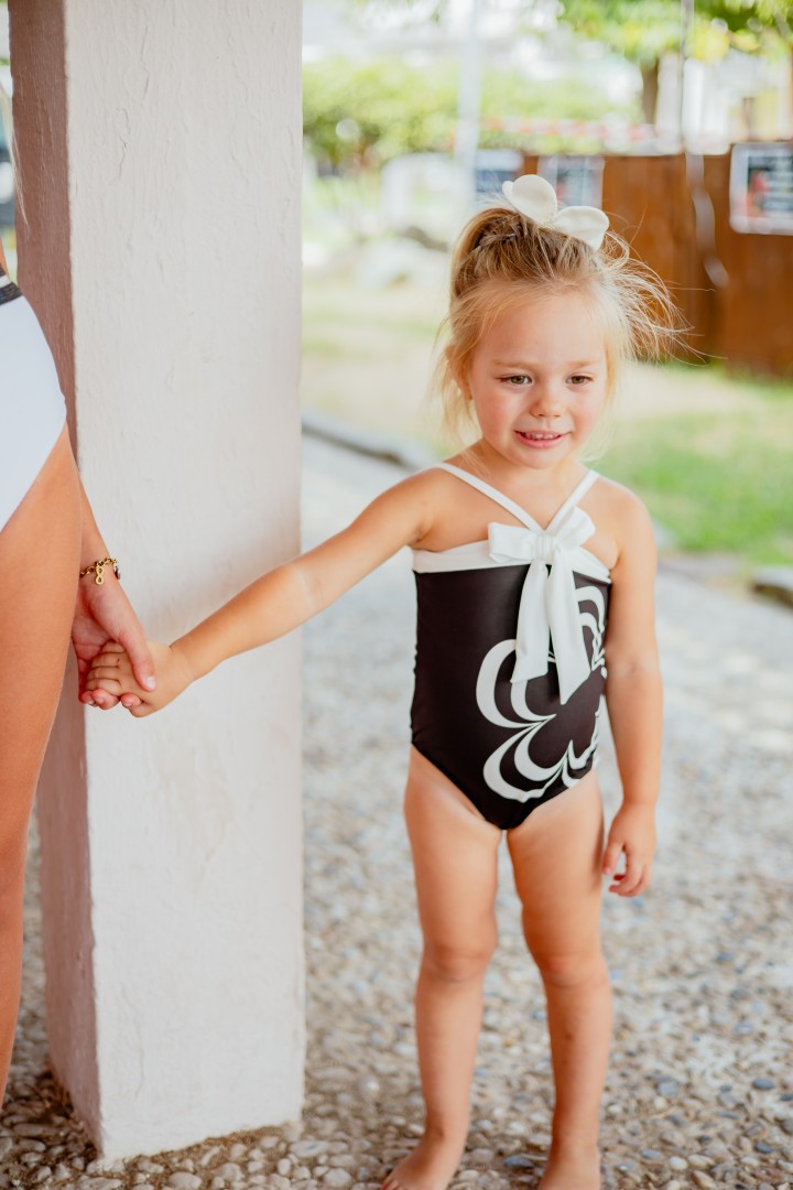 Refined Full‑Body Swimwear Silhouette - Image 3